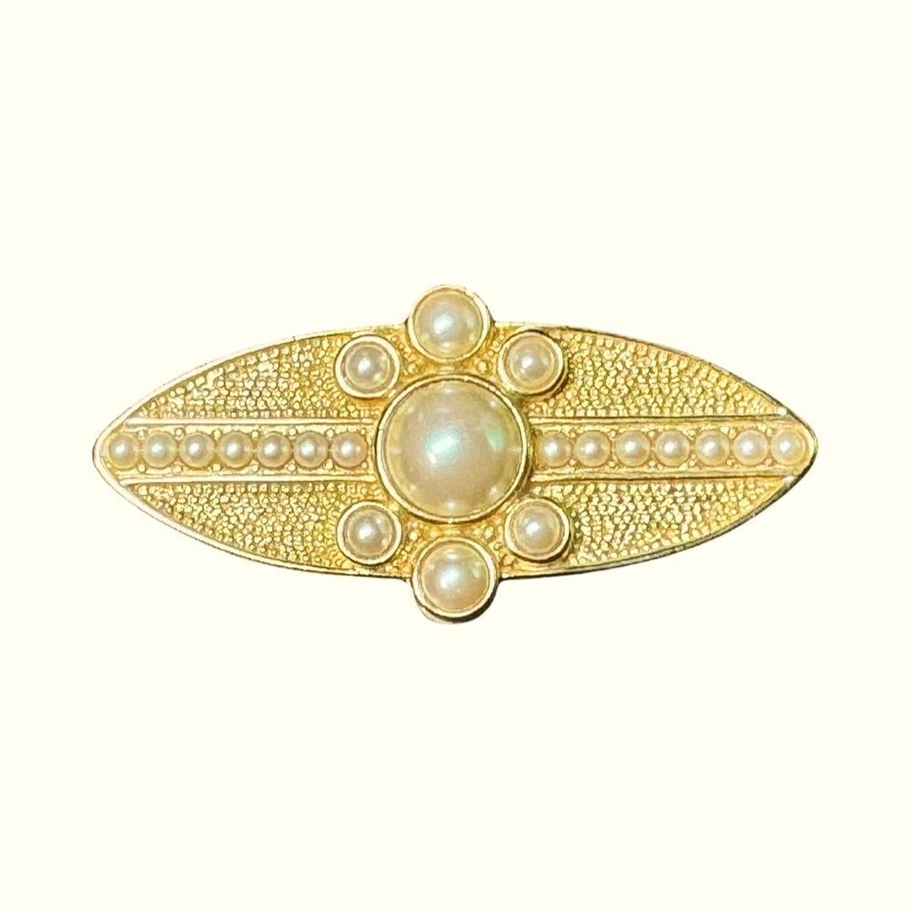 Brooch – Vintage Richelieu Faux Pearl Gold Tone Bar Brooch